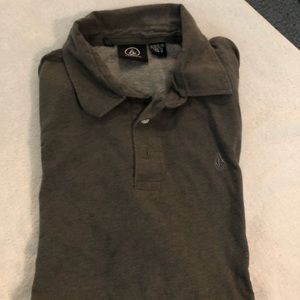 Gray volcom shirt